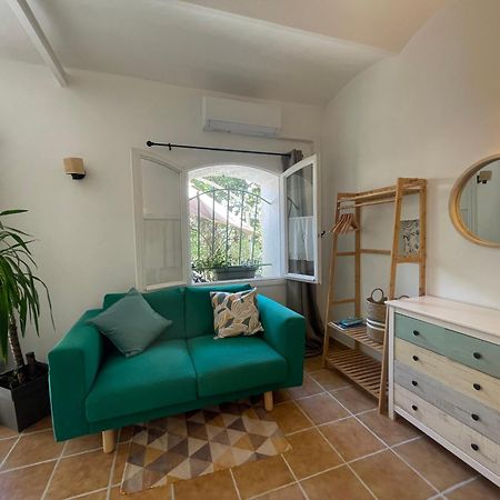 Cosy Studio - Place Du Figuier Bormes-les-Mimosas Esterno foto