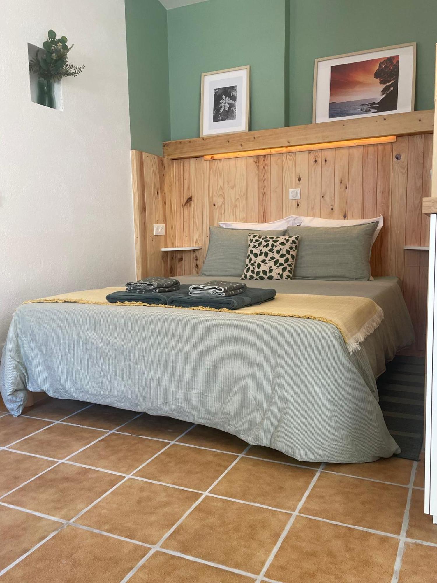 Cosy Studio - Place Du Figuier Bormes-les-Mimosas Esterno foto