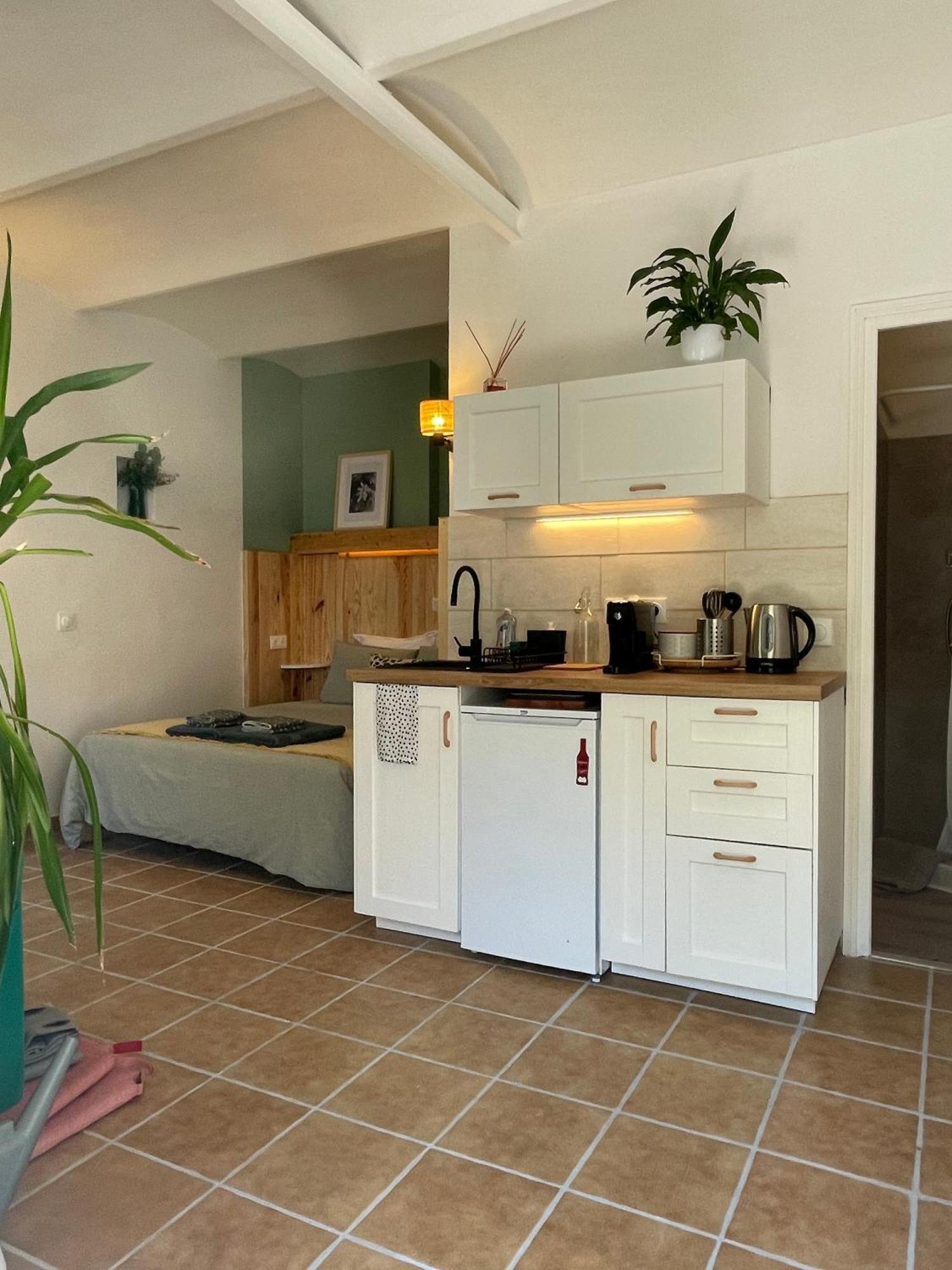 Cosy Studio - Place Du Figuier Bormes-les-Mimosas Esterno foto