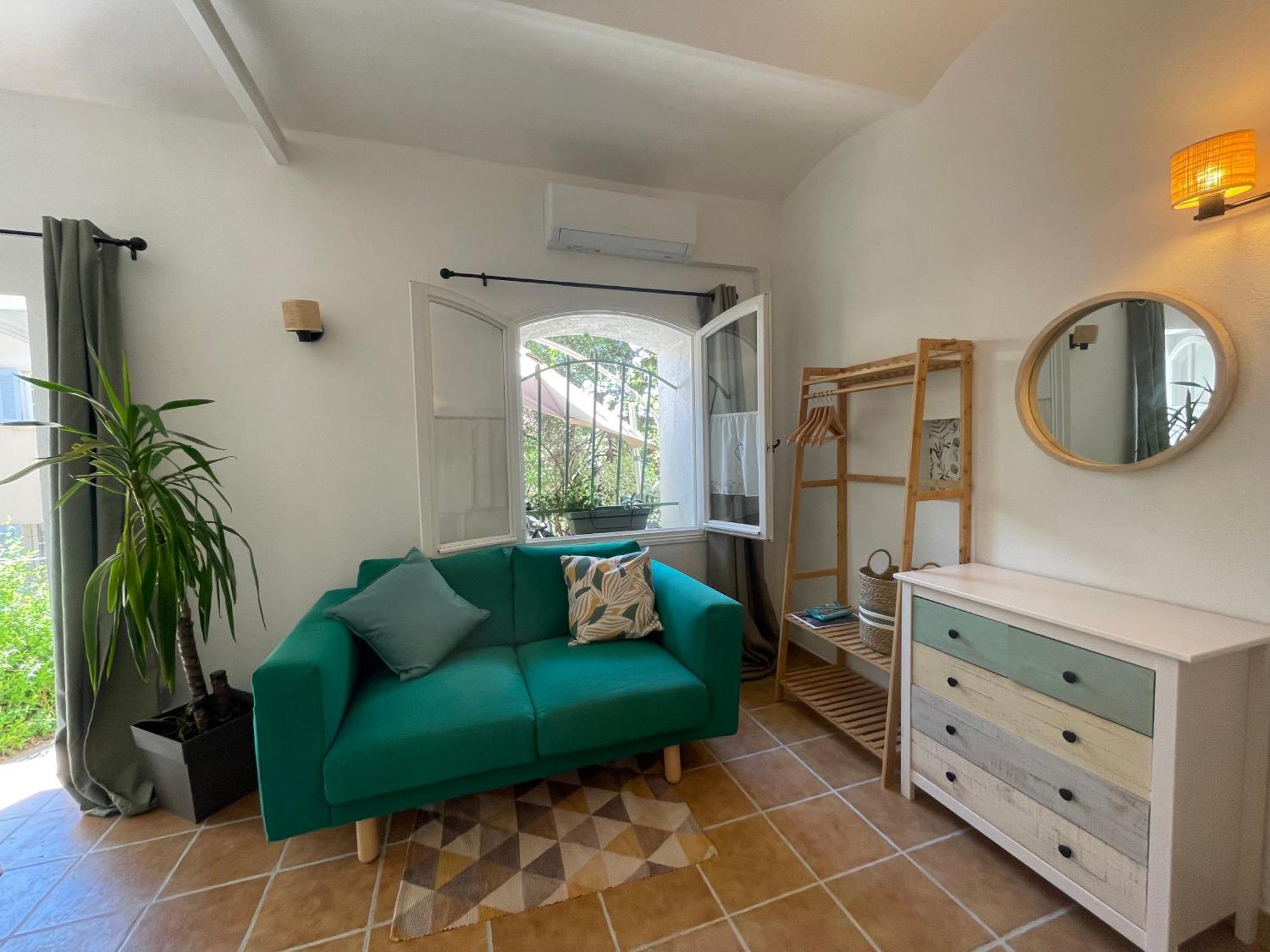 Cosy Studio - Place Du Figuier Bormes-les-Mimosas Esterno foto